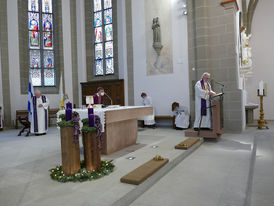 Bischof Dr. Michael Gerber besucht St. Crescentius (Foto: Karl-Franz Thiede)